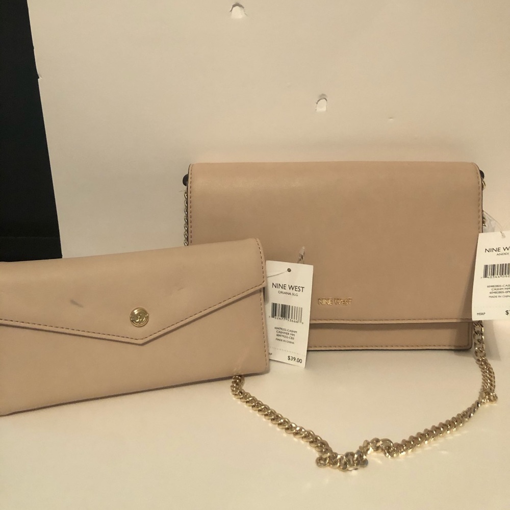 Crossbody and wallets - Picture 2 of 5